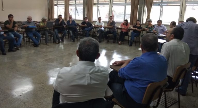 Tercilio e reitor conversam na UEL sobre Colégio Agrícola de Londrina