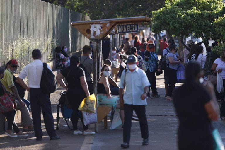 Passageiros da Região Metropolitana reclamam de frota reduzida