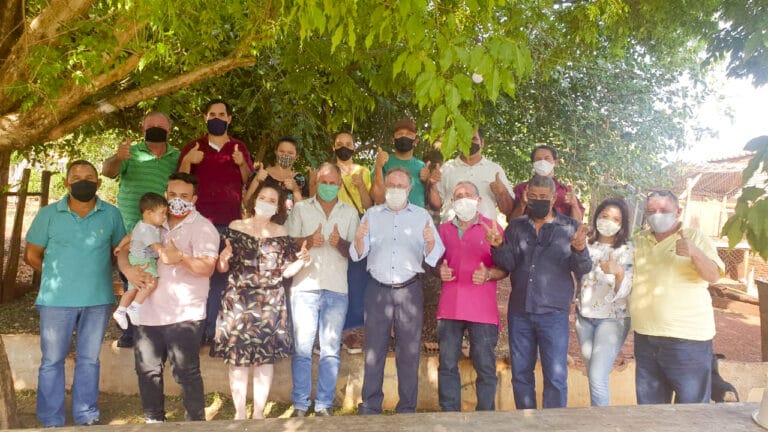 Leópolis: deputado Tercilio com os candidatos a prefeito Leonel, vice Leonardo e a vereadores (as)