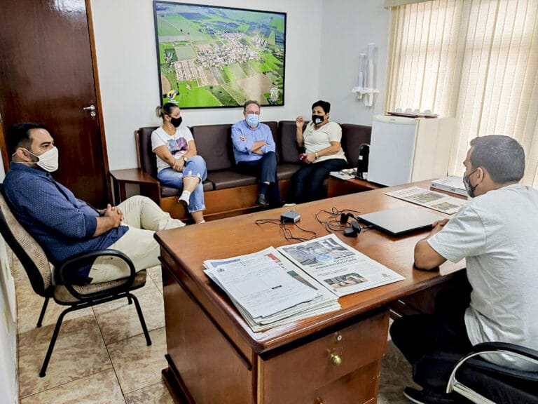 Pitangueiras: visita ao prefeito Sargento Samuel para trabalhar em conjunto pelo município