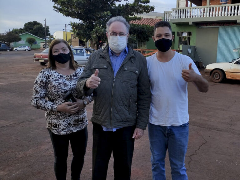 Uma foto com o futuro veterinário de Santo Antônio do Paraíso