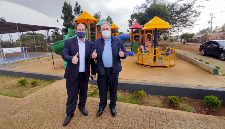 Faxinal: recursos para parque infantil e melhorias na saúde, contribuição do deputado Tercilio Turini