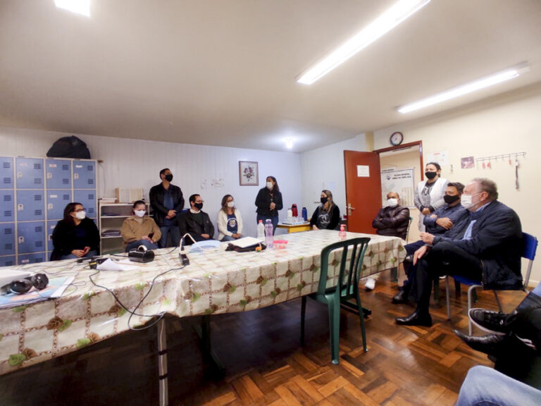 Ivaiporã: deputado Tercilio Turini garante recursos para ampliar tecnologia no Colégio Barão do Cerro Azul