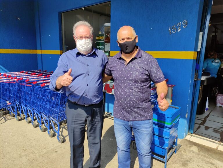 Figueira: deputado Turini se reúne com vereador Sargento Kogos no mercado do amigo Subtil