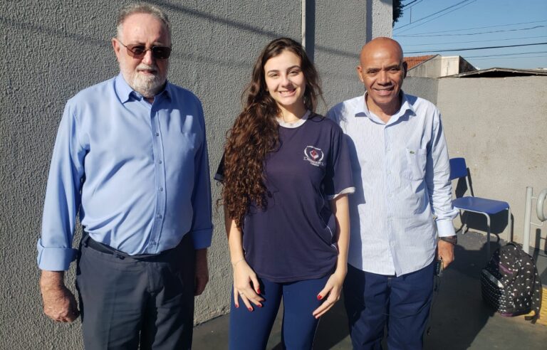 Três jovens do Colégio Machado de Assis dão exemplo de cidadania com projetos por uma sociedade melhor