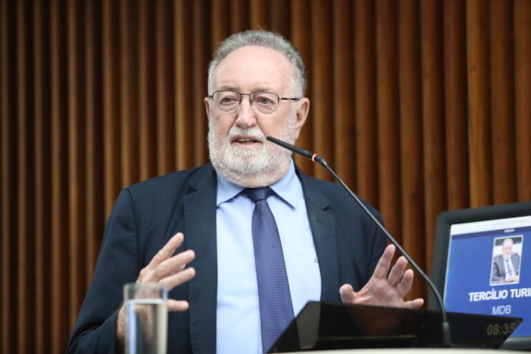 Médico e deputado Tercilio Turini alerta sobre urgência de tomar vacina da gripe