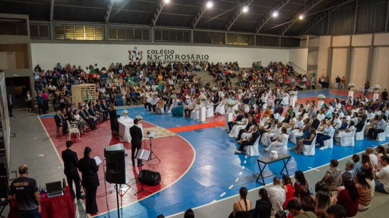 Muita alegria no casamento coletivo em Cornélio Procópio. Deputado Tercilio Turini destaca a valorização da família