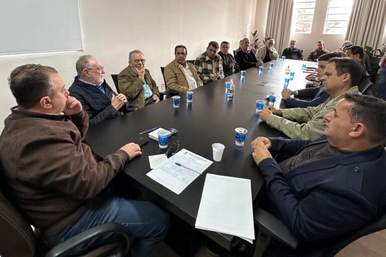 Prefeito de Cambé e deputado Tercilio Turini vão dar suporte para atender famílias com energia