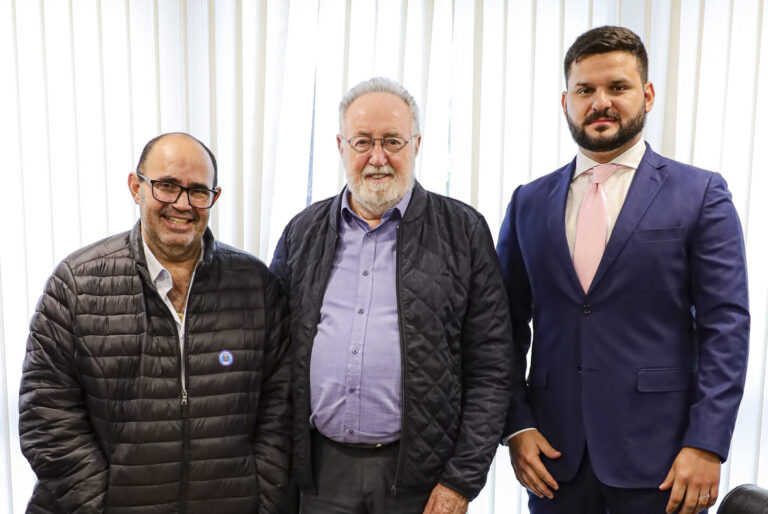 Deputado Tercilio Turini apoia reivindicações do Sindicato dos Policiais Civis do Paraná