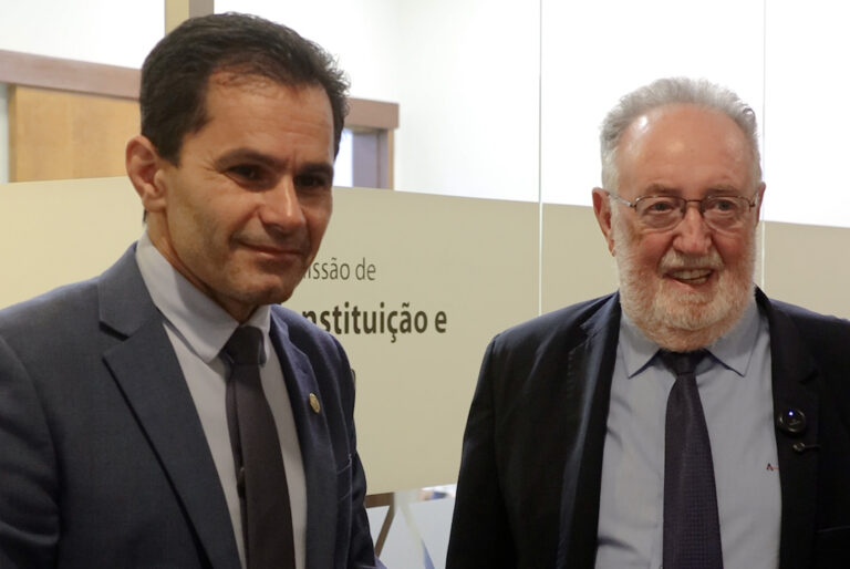 Projeto para fornecer energia e água em loteamentos passa na CCJ da Assembleia