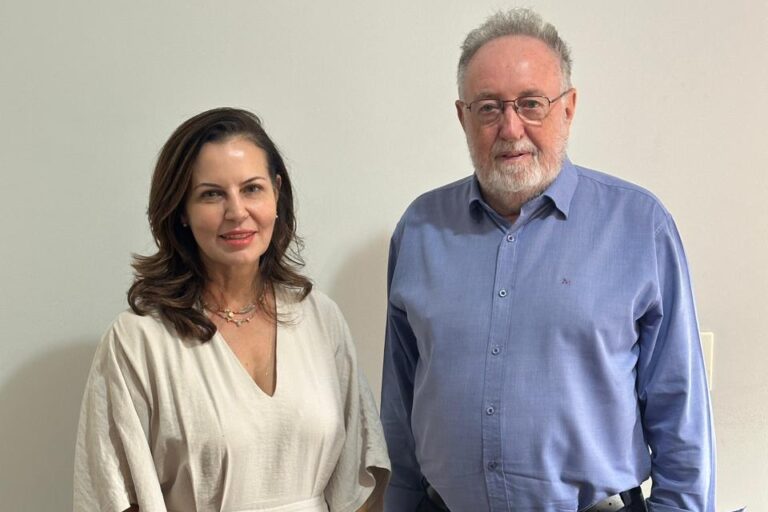 Projeto institui Dia Estadual da Saúde Bucal e homenageia criador da Bebê Clínica da UEL